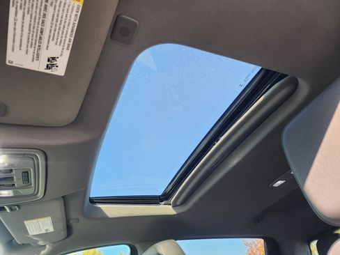 Used 2024 Chevrolet Silverado 2500 LTZ w/ LTZ Premium Package image 26