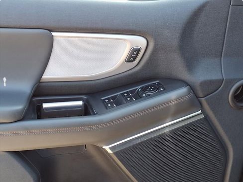 Used 2025 Ford Expedition Active image 15