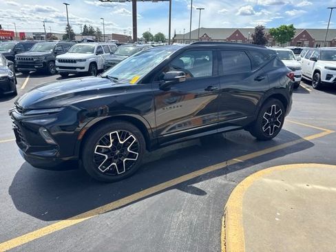 Used 2023 Chevrolet Blazer RS AWD/4WD image 3