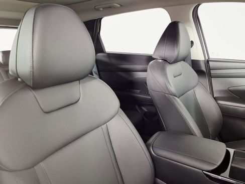 Certified 2025 Hyundai Tucson SEL AWD/4WD image 10