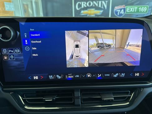 New 2025 Chevrolet Equinox EV RS image 29