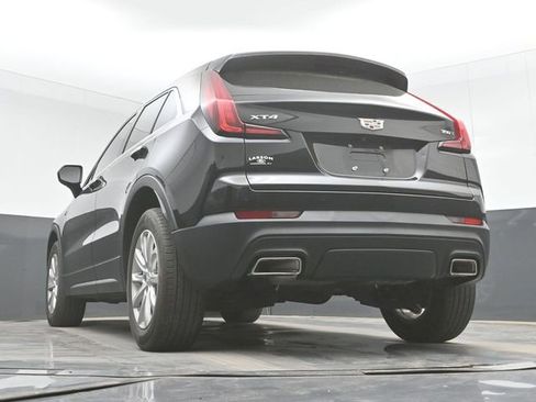 Used 2023 Cadillac XT4 Luxury w/ Cold Weather Package FWD image 33