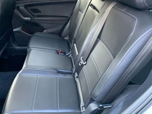 Used 2018 Volkswagen Tiguan SE w/ 18" Alloy Wheels Package image 20