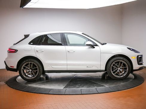 Certified 2025 Porsche Macan Turbo AWD/4WD image 8