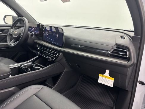 New 2026 Chevrolet Traverse LT w/ LPO, Floor Liner Package AWD/4WD image 30