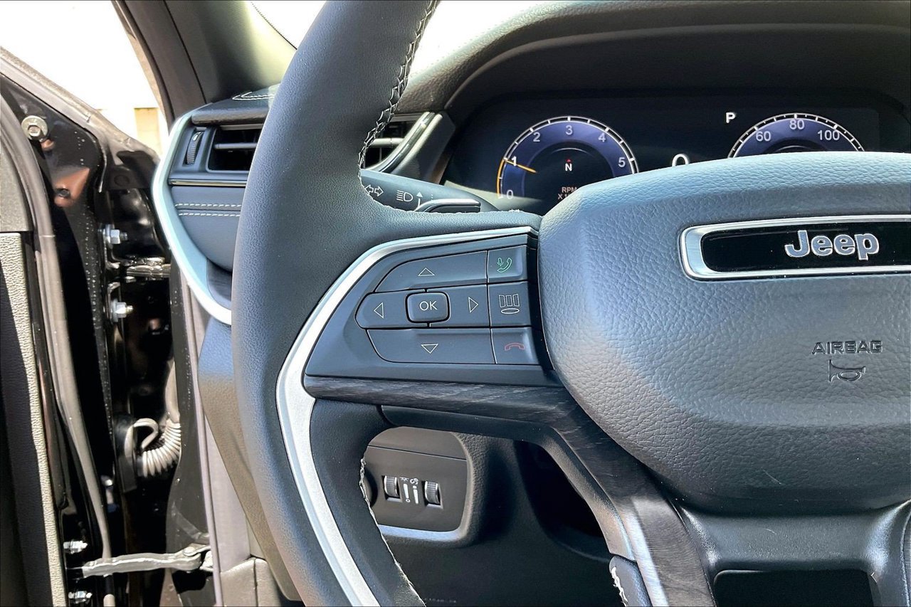 New 2027 Jeep Grand Cherokee Altitude AWD/4WD image 27