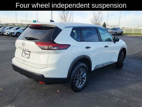 Used 2024 Nissan Rogue S image 9