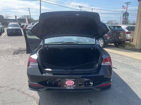 Certified 2023 Hyundai Elantra SEL w/ Preferred Accessory Package FWD image 27