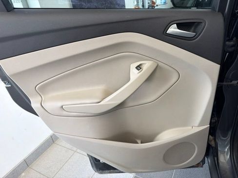 Used 2017 Ford Escape SE FWD image 14