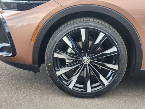 Used 2023 Toyota Crown Platinum image 8