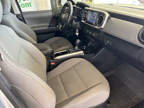 Used 2022 Toyota Tacoma SR5 RWD image 25