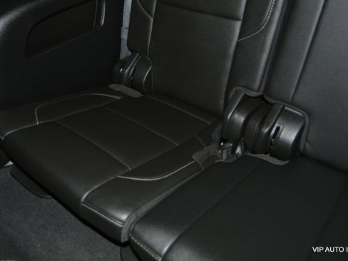 Used 2019 GMC Yukon XL SLT image 28