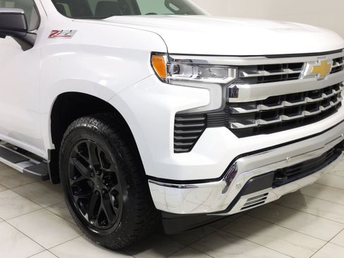 Used 2022 Chevrolet Silverado 1500 LTZ w/ LTZ Convenience Package II AWD/4WD image 37
