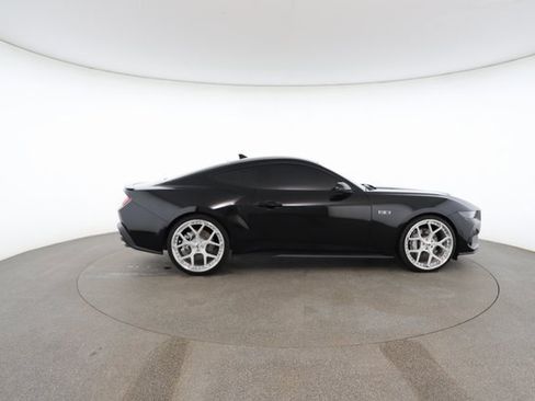 Used 2025 Ford Mustang GT Premium image 22