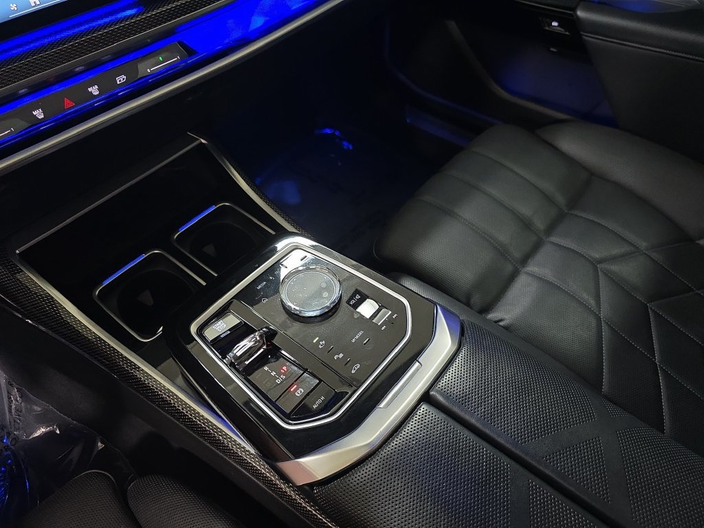 Certified 2024 BMW 740i w/ Premium Package 2 RWD image 26