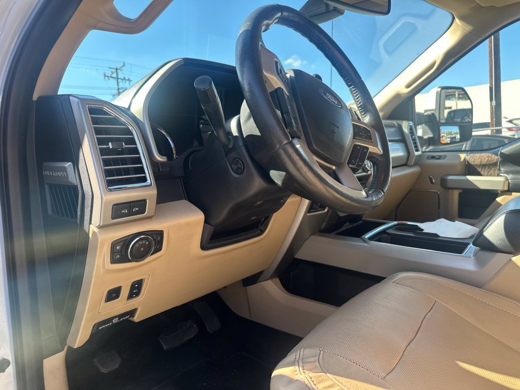 Used 2017 Ford F250 Lariat w/ Lariat Ultimate Package AWD/4WD image 14