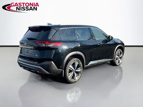 Used 2023 Nissan Rogue SL w/ SL Premium Package image 9