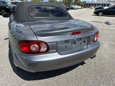 Used 2002 MAZDA MX-5 Miata SE image 9