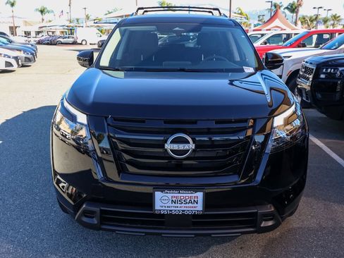 New 2025 Nissan Pathfinder SV image 9