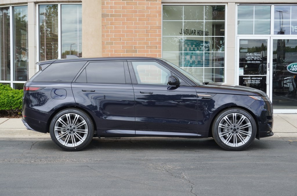 Used 2026 Land Rover Range Rover Sport Dynamic SE AWD/4WD image 7