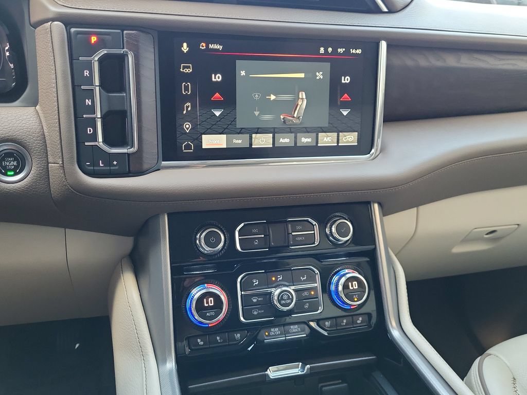 Used 2023 GMC Yukon Denali w/ Advanced Technology Package AWD/4WD image 28