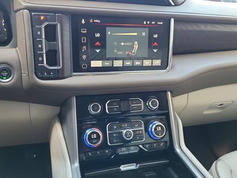 Used 2023 GMC Yukon Denali w/ Advanced Technology Package AWD/4WD image 28