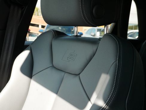 Used 2025 Audi Q3 2.0T Premium w/ Convenience Package image 31