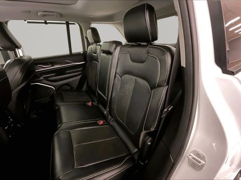 Used 2022 Jeep Grand Cherokee Limited 4xe w/ Luxury Tech Group II AWD/4WD image 20
