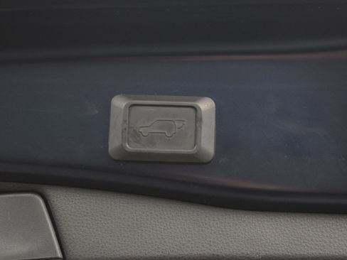 Used 2020 Toyota RAV4 XSE image 12