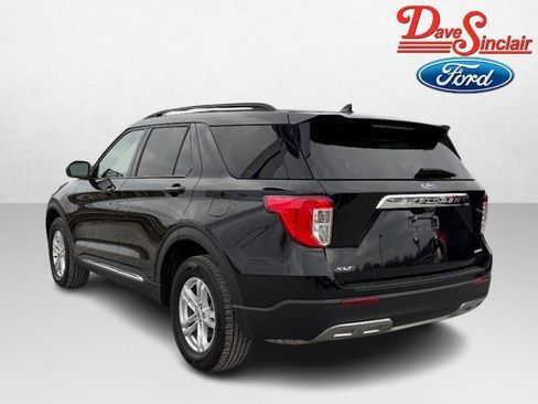 Used 2023 Ford Explorer XLT w/ Equipment Group 202A AWD/4WD image 9