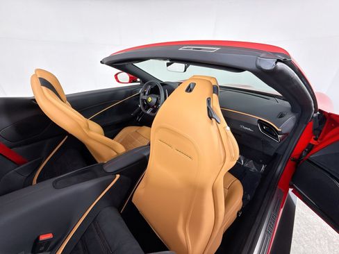Certified 2025 Ferrari Roma Spider RWD image 24
