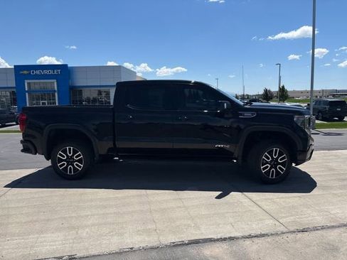 Certified 2025 GMC Sierra 1500 AT4 w/ AT4 Premium Package AWD/4WD image 3