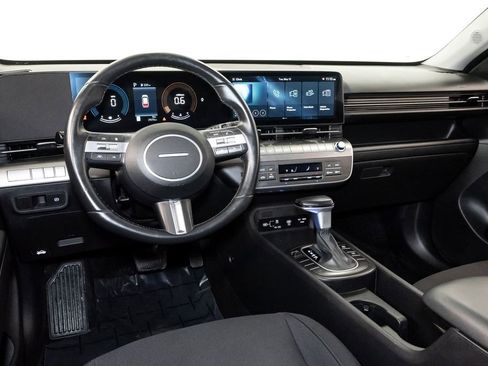 Used 2025 Hyundai Kona SEL FWD image 7