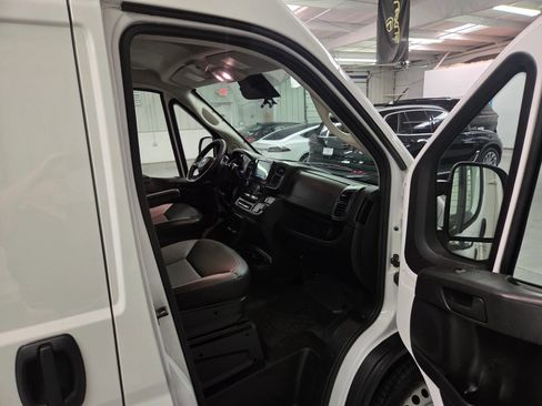 Used 2025 RAM ProMaster 2500 w/ Convenience Group FWD image 28