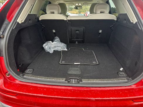 Certified 2023 Volvo XC60 B5 Plus image 27