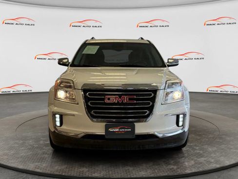 Used 2017 GMC Terrain SLT w/ Driver Alert Package I AWD/4WD image 2