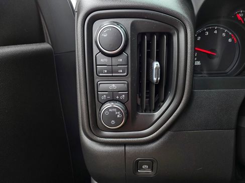 Used 2022 Chevrolet Silverado 1500 Custom Trail Boss image 12