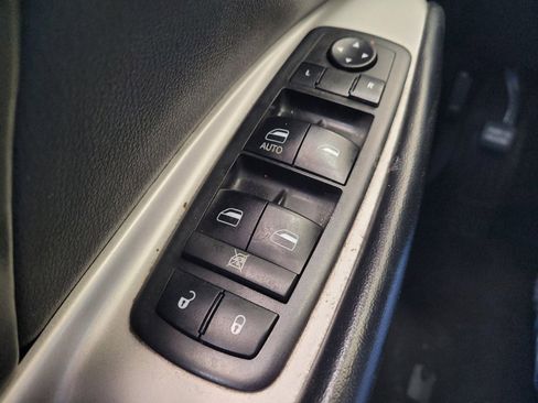 Used 2018 Dodge Journey SE w/ Blacktop Package FWD image 27