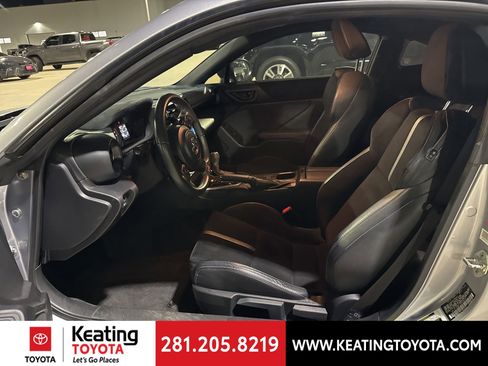 Used 2023 Toyota GR86 Premium image 13