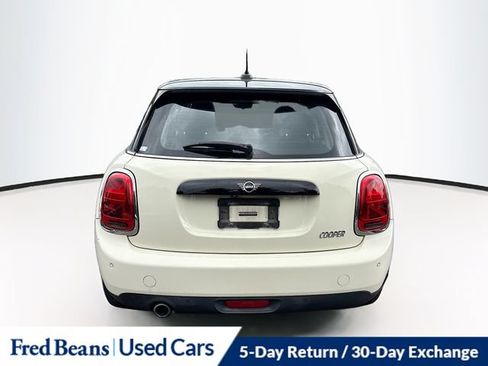 Used 2021 MINI Cooper 4-Door Hardtop FWD image 8