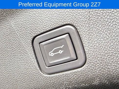 Used 2024 Chevrolet Tahoe Z71 w/ Luxury Package AWD/4WD image 15