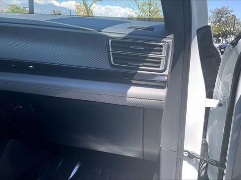 Used 2025 Volkswagen Atlas Cross Sport SEL R-Line AWD/4WD image 18