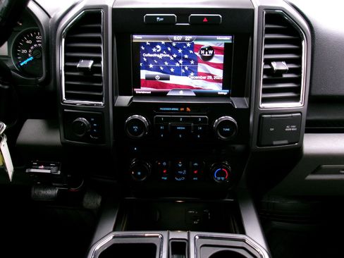 Used 2015 Ford F150 XLT w/ Equipment Group 302A Luxury image 10