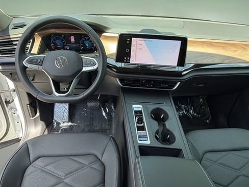 Used 2026 Volkswagen Atlas SE AWD/4WD image 16