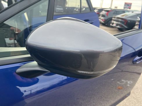 Used 2024 Subaru Crosstrek 2.0i Premium image 31