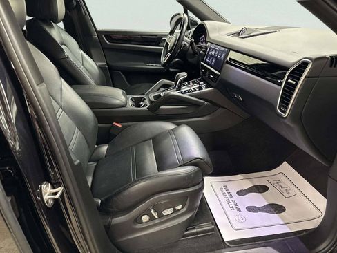 Used 2019 Porsche Cayenne S AWD/4WD image 22