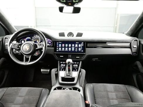 Certified 2022 Porsche Cayenne Turbo GT AWD/4WD image 20