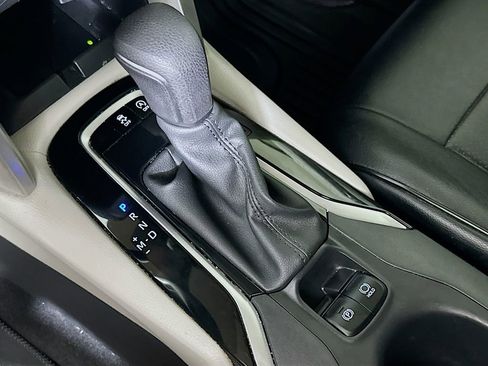 Used 2024 Toyota Corolla Cross LE image 21