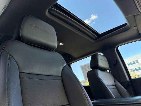 Used 2019 GMC Sierra 1500 Denali w/ Denali Ultimate Package AWD/4WD image 19