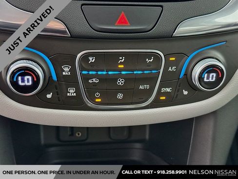 Used 2018 Chevrolet Equinox LT image 15